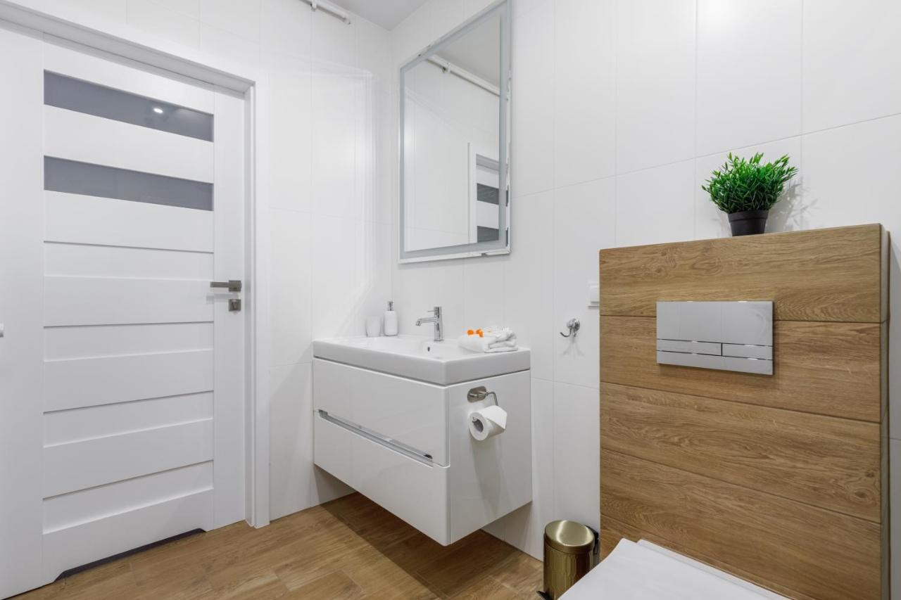 Apartment With Parking 500 M From The Sea By Noclegi Renters Międzywodzie Exterior foto