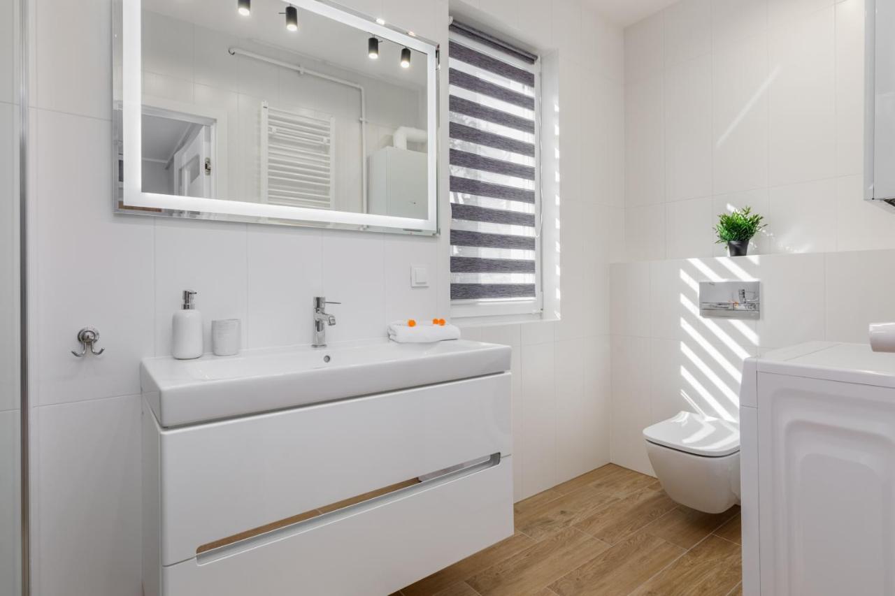 Apartment With Parking 500 M From The Sea By Noclegi Renters Międzywodzie Exterior foto
